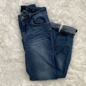 Women’s size 4 1822 denim skinny jeans